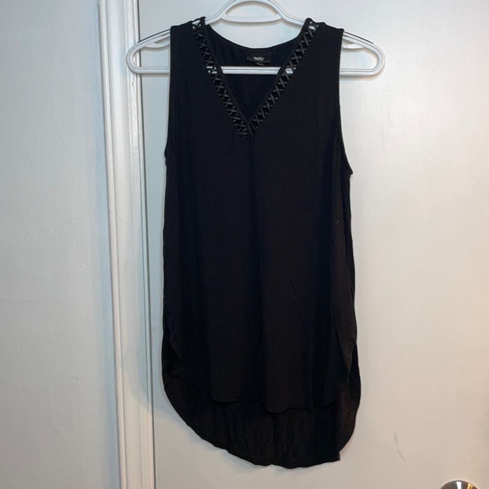 Black tank top with design on collar